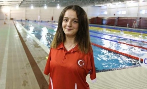 Paralimpik yüzücü Boyacı'dan altın madalya