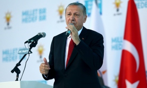 Cumhurbaşkanı Erdoğan AK Parti'nin tanıtım filmini izletti