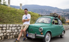 Günümüzün Evliya Çelebisi yoldaşı Fiço'yla dünyayı turluyor