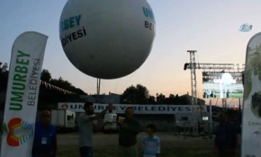 Çanakkale'de helyum balonuyla uzaya şeftali bırakıldı