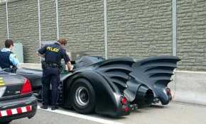 Polisin durdurduğu araçtan Batman çıktı