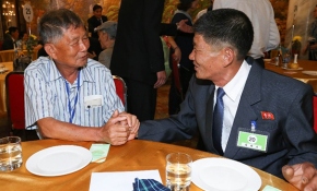 Kuzey ve Güney Kore'den savaşın ayırdığı 89 aile buluştu