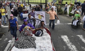 Kolombiyalılar ‘Tembellik Günü’nün tadını çıkardı