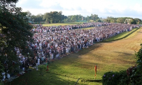 İslam dünyası bayram namazında buluştu