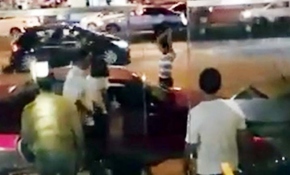 Trafik cezasına kızdı, otomobilini parçaladı