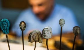 Sadekar ustası mücevherleri tasarımlarıyla ölümsüzleştiriyor