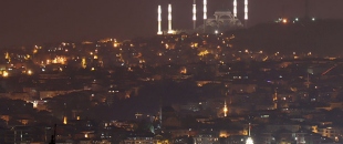 Çamlıca Camii'nin minareleri 3 boyutlu sistemle aydınlatıldı