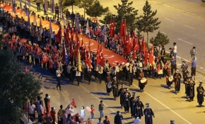 "Malazgirt şehitleri" anısına fener alayı düzenlendi