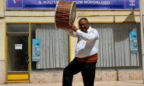 Abdal kültürünün davul efsanesi "Yaşayan İnsan Hazinesi" adayı