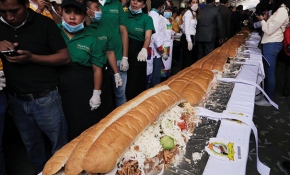 70 metrelik dev sandviçi 2 buçuk dakikada yaptılar