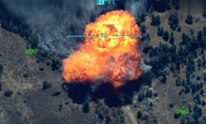 Irak'ın kuzeyinde mühimmat yüklü araç böyle vuruldu