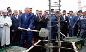 Cumhurbaşkanı Erdoğan Kırgızistan'da temel atma törenine katıldı