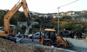 İsrail Filistinlilere ait 5 evi yıktı