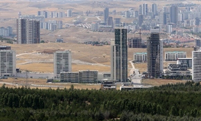 Dev konut kampanyasıyla satış ofisleri doldu