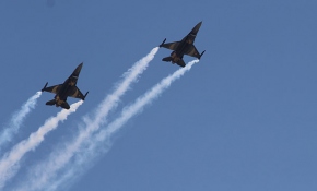 SOLOTÜRK, gösterisiyle Söke semalarını renklendirdi