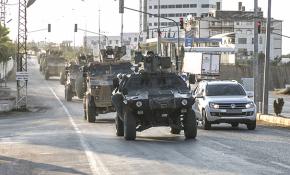 Zırhlı personel taşıyıcılar sınırda