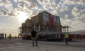 Tarihi zaviyenin türbe bölümü yeni yerine taşındı