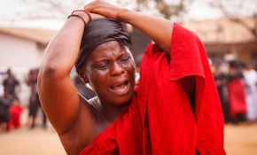 Ganalı kadınlar cenazelerde ağlayarak para kazanıyor