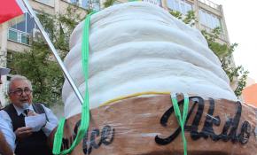 "Dünyanın en büyük dondurma topu" rekor denemesi