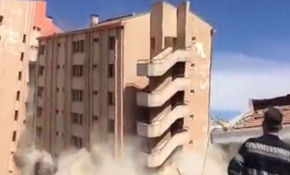 Isparta'da eski devlet hastanesi saniyeler içinde böyle yıkıldı