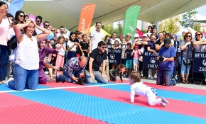 İstanbul "Ödüllü Emekleme Olimpiyatları" neşeli anlara sahne oldu