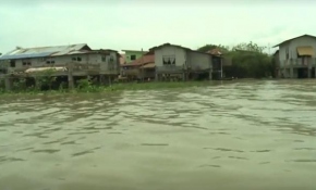 Filipinler'de tropik fırtına nedeniyle hayat felç oldu