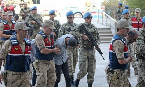 Suriye'de yakalanan 9 YPG/PKK'lı terörist adliyede