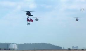 TEKNOFEST'te emniyet güçlerinin dağ ipi geçit gösterisi