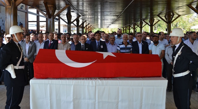 Görev başında vefat eden polis memuru Aksarayda defnedildi