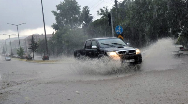 Doğu Karadeniz'de 4 ilde sağanak etkili olacak
