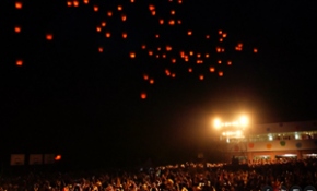 Tayvan'da yüzlerce fener gökyüzünü aydınlattı