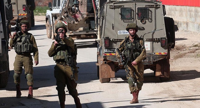 İsrail askerleri Batı Şeria'da 3 çocuğu gözaltına aldı