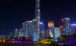 Çin "Ulusal Gün"ü ışık gösterileriyle kutluyor