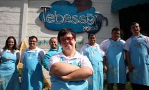 Tebessüm Kahvesi'nin down sendromlu şef garsonu: Arlin Gültane