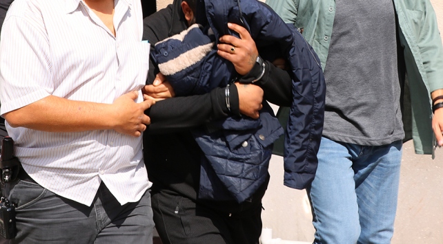 Van'da kaçak sigara operasyonu: 2 gözaltı