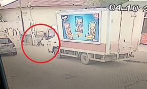 Kocaeli'de okulun demir kapısı öğrencinin üstüne devrildi