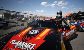 Küçük yaşlarda başlayan otomobil tutkusu onu profesyonel sporcuya dönüştürdü