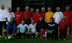 Bakanlar ve AK Partili milletvekilleri halı saha maçı yaptı