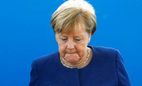 Merkel'in koalisyon ortağı CSU Bavyera'da en ağır yenilgisini aldı