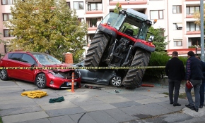 TBMM yakınında "dur" ihtarına uymayan traktör ateş açılarak durduruldu