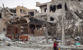 ABD terör örgütü YPG/PKK ile yıktığı Rakka'ya gözlerini yumuyor