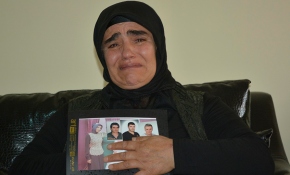 Ailesinden 7 kişiyi kaybeden gözü yaşlı anne katilin bulunmasını istiyor