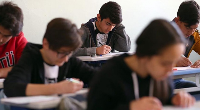 Liselere girişte yapılacak merkezi sınava yönelik örnek sorular yayımlandı