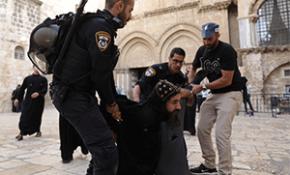 İsrail polisi Kıyamet Kilisesi meydanında rahiplere saldırdı