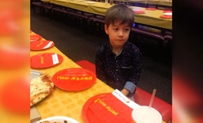 Doğum günü partisine kimse gelmeyen Teddy'nin unutulmaz hediyesi