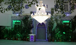 İmam camiyi botanik bahçesine dönüştürdü