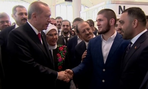 Dağıstanlı boksör Nurmagomedov havalimanı açılışında