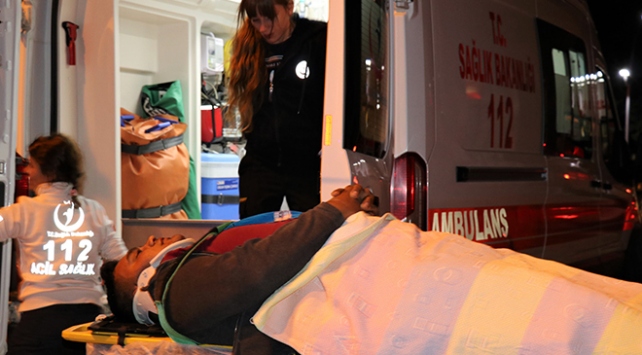 Burdur'da iki otomobil çarpıştı: 8 yaralı