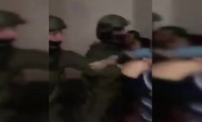 İsrail askerleri Filistinli baba ve oğlunu gözaltına aldı