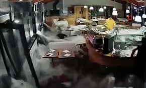 İtalya'da sel suları yıktı geçti